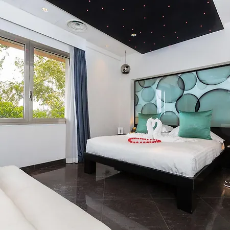 Jc Contemporary Hotel-2